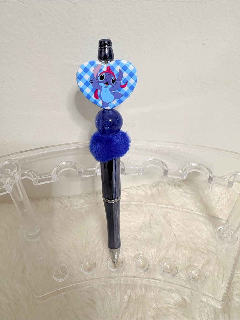 Stitch heart pen